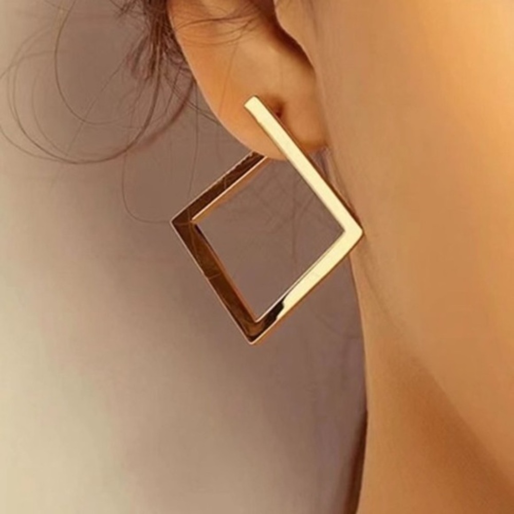 Aria” New  geometric minimalist earring silver or gold lightweight 0.3 O…
